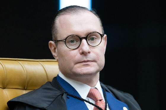 Ministro Zanin é o segundo a votar conforme entendimento do relator.