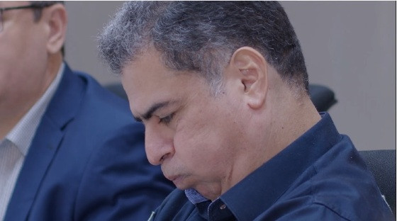 Emanuel e mais três são acusados de furar a fila da vacina da Covid-19. 