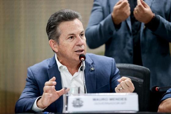 Governador chamou de absurda a burocracia para emissão de licenças ambientais.