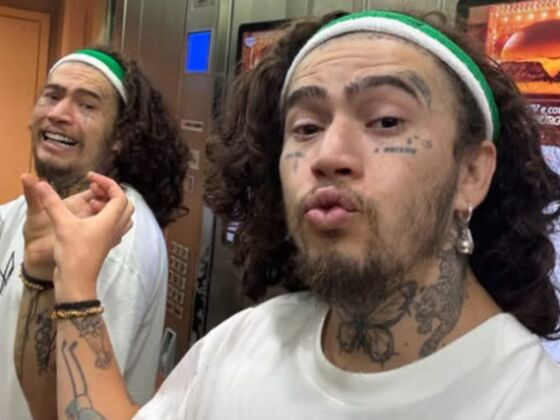 “Lili cantou”, escreveu na foto onde revelou a saída da clínica. 