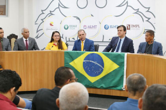 Oito deputados compõem a frente parlamentar