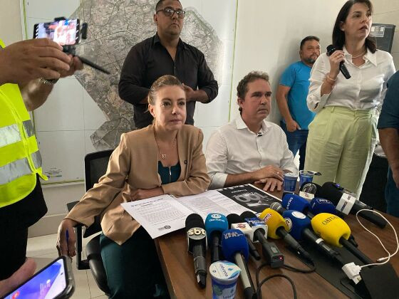 Ao lado do vice-prefeito, Moretti informou que cerca de R$ 60 milhões foram quitados até a primeira quinzena de março.