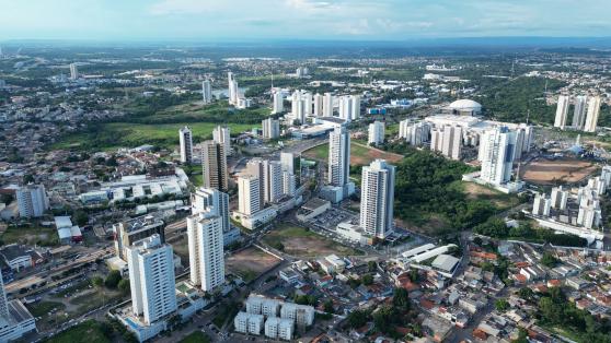 O mesmo cenário de desenvolvimento urbano ocorre com o Jardim Aclimação, reconhecido por sua infraestrutura moderna e localização estratégica. 
