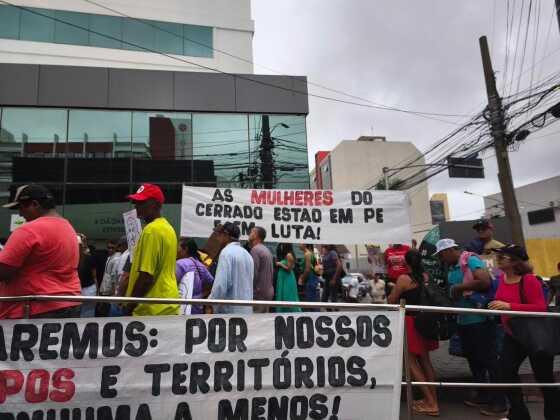 Manifestantes fizeram ocupação no prédio do Incra em Cuiabá.