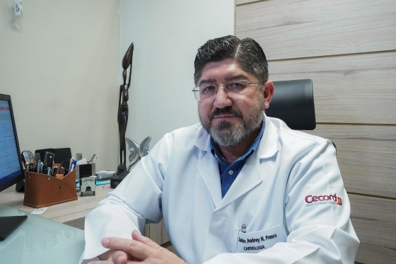 Sandro Franco é médico cardiologista e intensivista do Hospital São Mateus de Cuiabá.