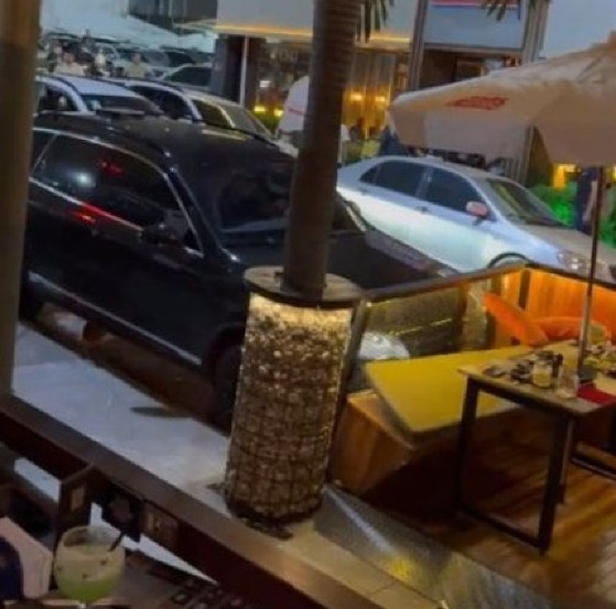 Barraco foi registrado na noite desse sábado (24).