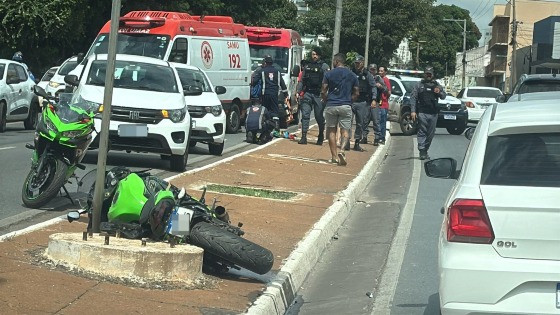 Motociclista foi reanimado pelo Samu.