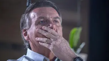 PF marca depoimento de Bolsonaro no inquérito contra Eduardo