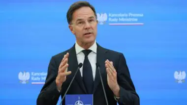 Otan mobiliza caças e afasta avião militar russo que se aproximava da Polônia