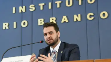 Defesa de Filipe Martins questiona acesso aos depoimentos do “núcleo 1”