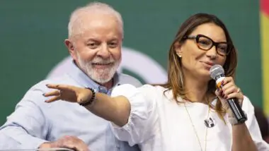 Em meio a escândalos e viagens, governo Lula é desaprovado pela maioria dos brasileiros