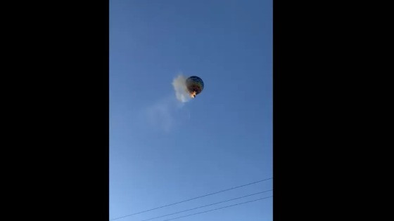 Balão pega fogo no ar em Praia Grande, no sul de Santa Catarina