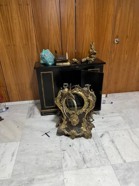 HOMEM QUE QUEBROU RELÓGIO DE DOM JOÃO - ATOS 8 DE JANEIRO EM BRASÍLIA