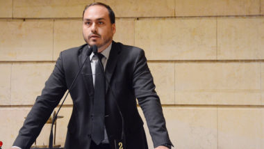 Carlos Bolsonaro de olho no Senado por SC