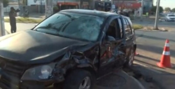 Motorista do Golf deixou do local logo após o acidente.