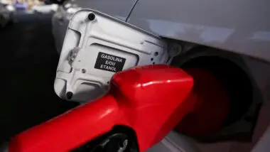 Mistura de etanol na gasolina vai subir de 27% para 30%.