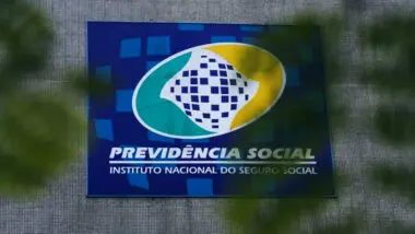 Justiça bloqueia R$ 23,8 milhões de investigados por fraude no INSS