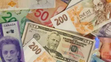 Vantagens oferecidas por bancos e fintechs para operações de câmbio podem ajudar a reduzir gastos com IOF e spread em viagens internacionais