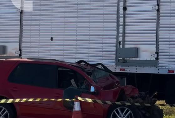 O motorista do Golf morreu na hora. Já o motorista do caminhão saiu ileso e recusou atendimento médico.