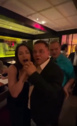 Os deputados cantaram a música “Vem Cá Morena”