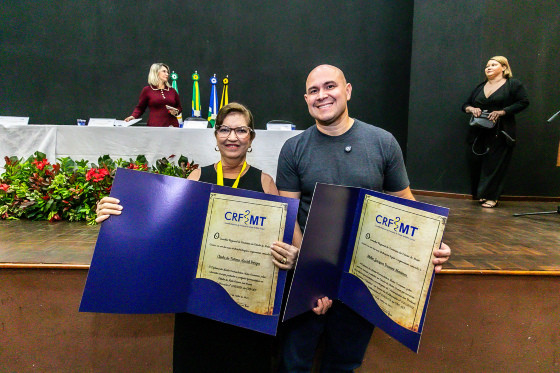 A honraria destaca a significativa contribuição do gestor à saúde pública municipal.