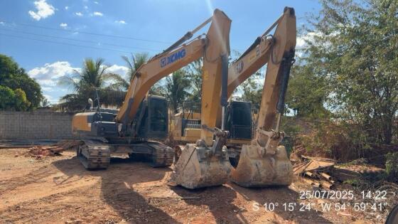 Foram apreendidas duas escavadeiras e duas motobombas.