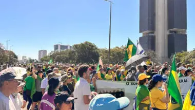 Ato em apoio a Bolsonaro ocorreu após operação da PF determinada por Moraes. Na foto, protesto em Brasília