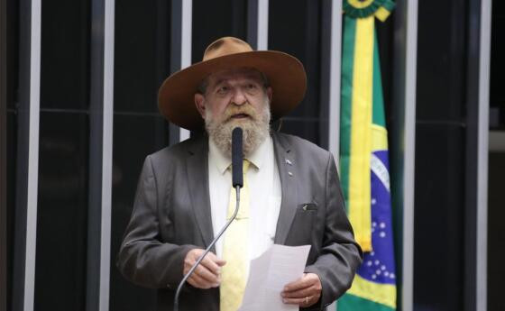 Para o parlamentar, o anúncio em tom “triunfalista” não reflete as necessidades reais do setor