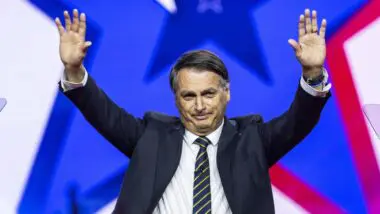 Bolsonaro manda indireta a Lula após tarifaço de Trump contra o Brasil