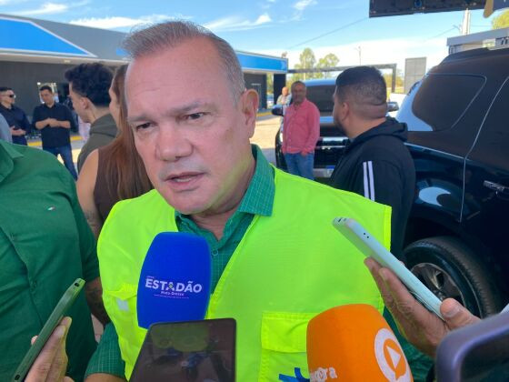 Senador disse que não há alternativa no PL para Bolsonaro.