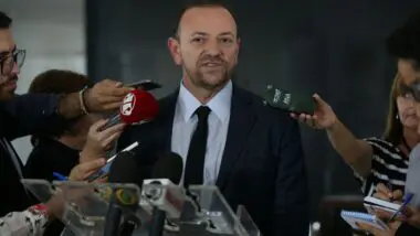 Com apoio de Lula, Edinho Silva é eleito presidente nacional do PT