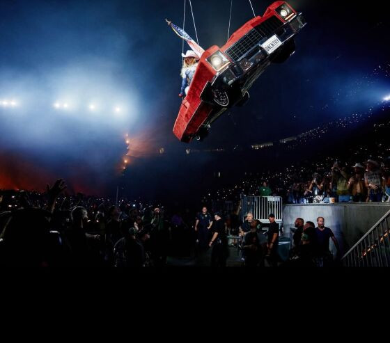 Na segunda apresentação em Houston, no domingo (29), a música ‘16 Carriages’ foi removida do setlist.