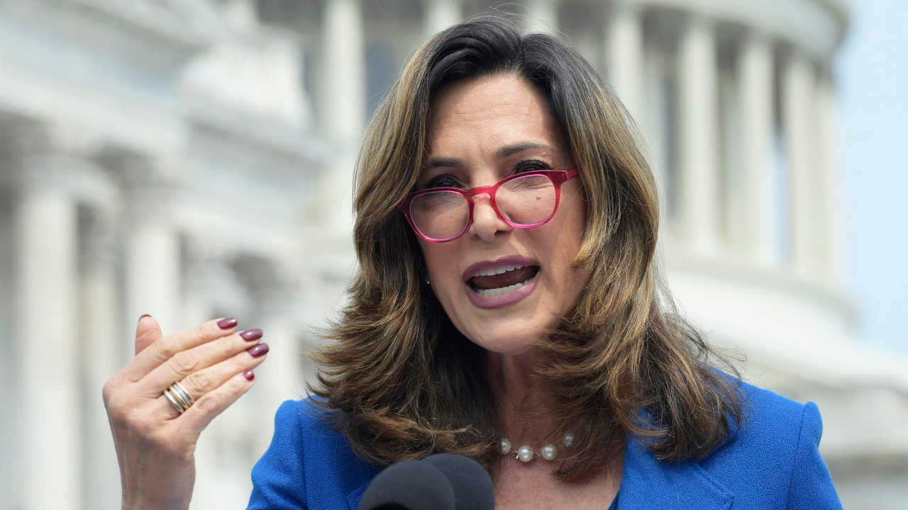 María Elvira Salazar pede ao Tesouro dos EUA que ajude Argentina nas negociações com o FMI