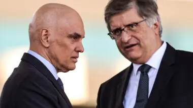 Até março, Moraes e PGR não viam problema na articulação de Eduardo