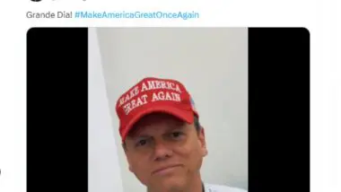 Tarcísio de Freitas com o boné do Trump