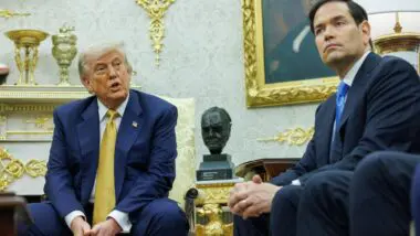 Sanções de Trump ao Brasil podem escalar para novas tarifas, embargos e crise diplomática.