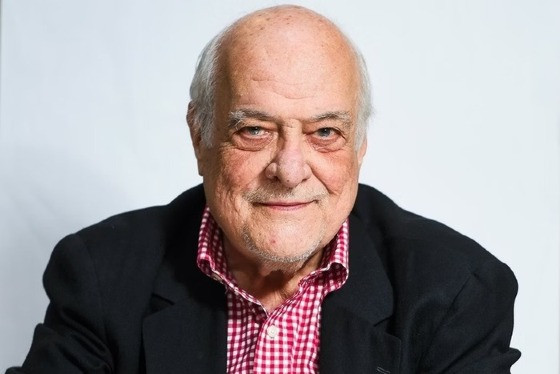 O jornalista teve um infarto e não resistiu, segundo informações da Revista Oeste.