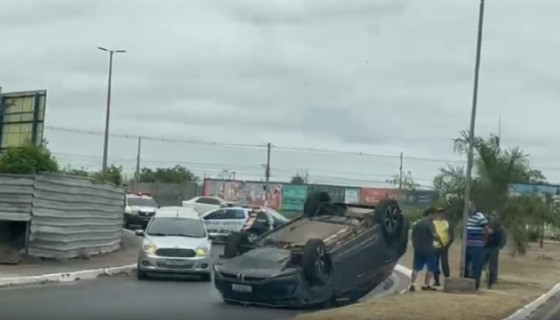 Acidente aconteceu na manhã desta segunda-feira (25)