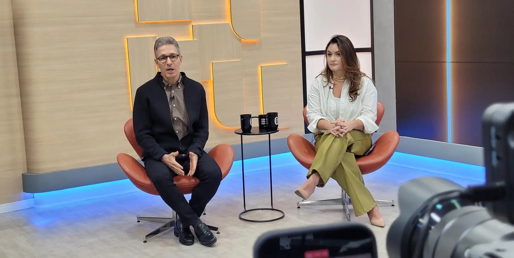 Em Curitiba, Zema defende reforma política com voto impresso e cobra reação do Legislativo.