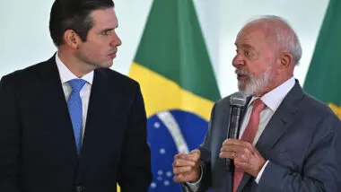 Lula Centrão anistia fim do foro