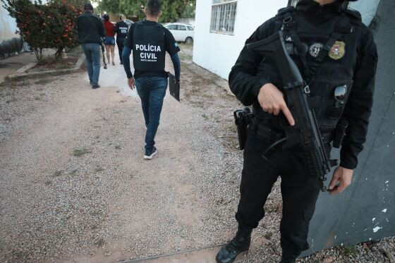 São 27 mandados de prisão preventiva e 31 de buscas e apreensão