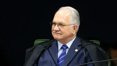 Fachin promete defesa firme da democracia e dos direitos humanos ao assumir o comando do STF.