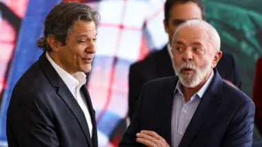 O ministro Fernando Haddad, da Fazenda, e o presidente Lula: PEC 66/2023 tira precatórios do limite de gastos do arcabouço fiscal.