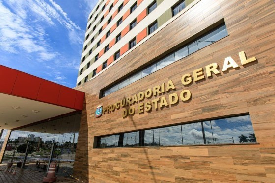 As inscrições devem ser realizadas exclusivamente pela internet, no site da Fundação Carlos Chagas (FCC), instituição responsável pela organização das provas.