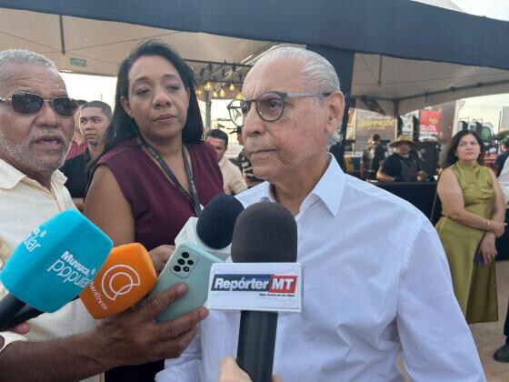 Júlio Campos criticou a demora do União em sair do Governo Federal.