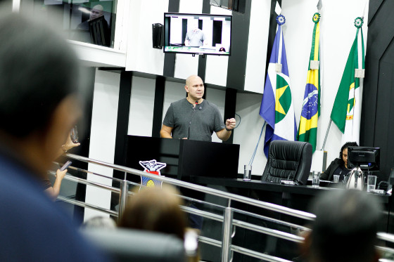 Audiência Pública sobre educação na Câmara de Cuiabá foi marcada pelo embate entre Abilio e sindicalistas