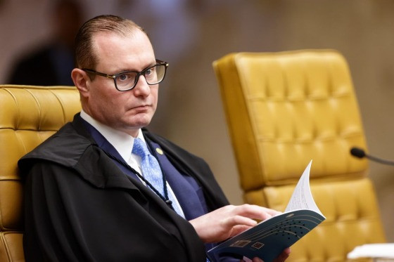 Bolsonaro e aliados — entre eles o ex-ministro Braga Netto e o ex-ajudante de ordens Mauro Cid — são réus por tentativa de golpe.