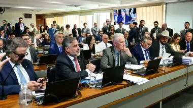 Comissão Parlamentar Mista de Inquérito (CPMI) do INSS durante sessão nesta terça-feira (26)