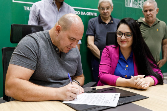 Abilio convidou a esposa para assumir vice-liderança