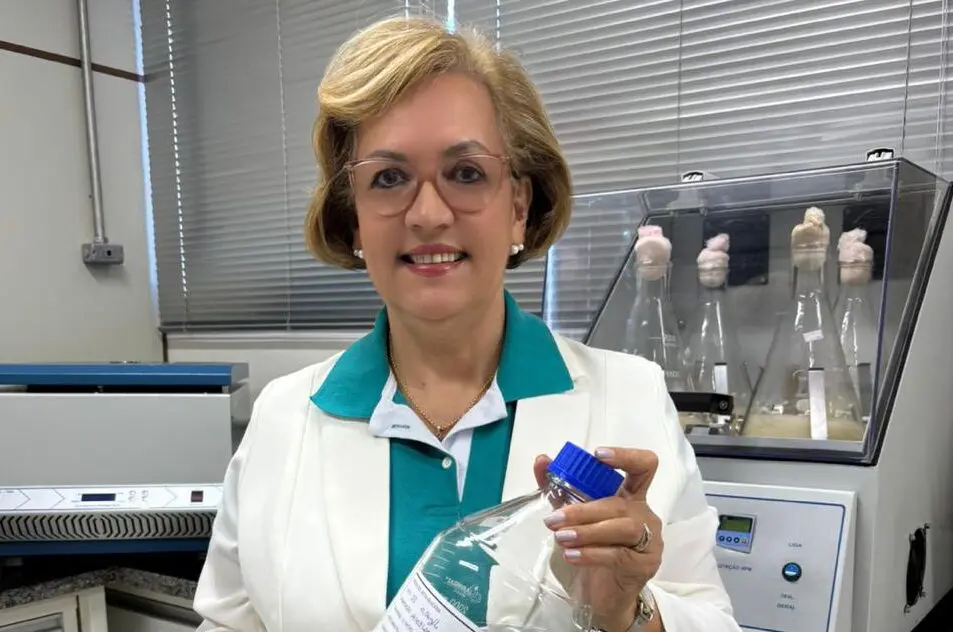 Empreendedorismo sênior: a professora Aneli Dekker usa o que antes ficava restrito a artigos e laboratórios: a beta-glucana, com seus benefícios em cosméticos.